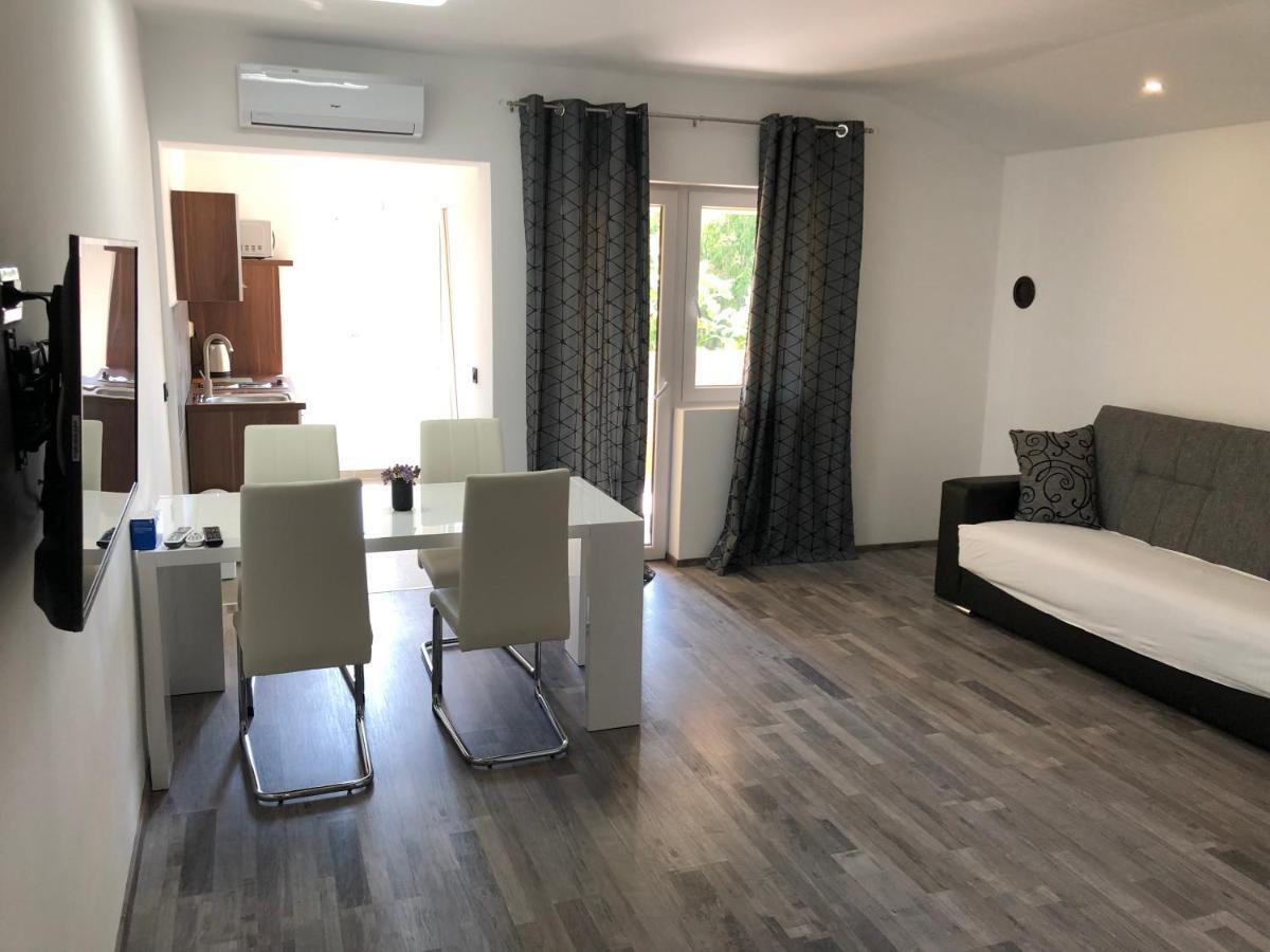 Apartmani Bm Biograd Na Moru Exteriér fotografie