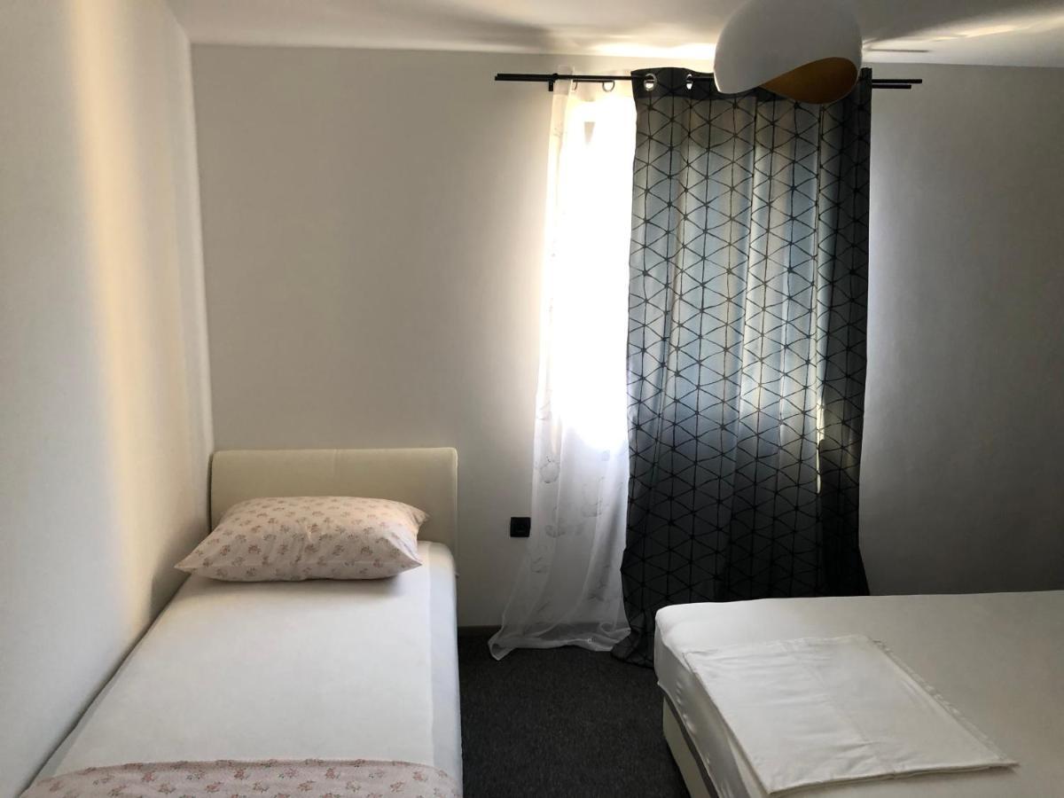 Apartmani Bm Biograd Na Moru Exteriér fotografie